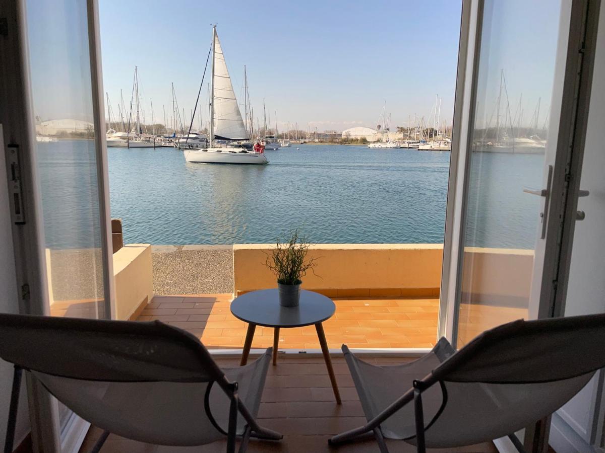 Apartment Les Argonautes: Beachfront With Pool And Sea Views Agde