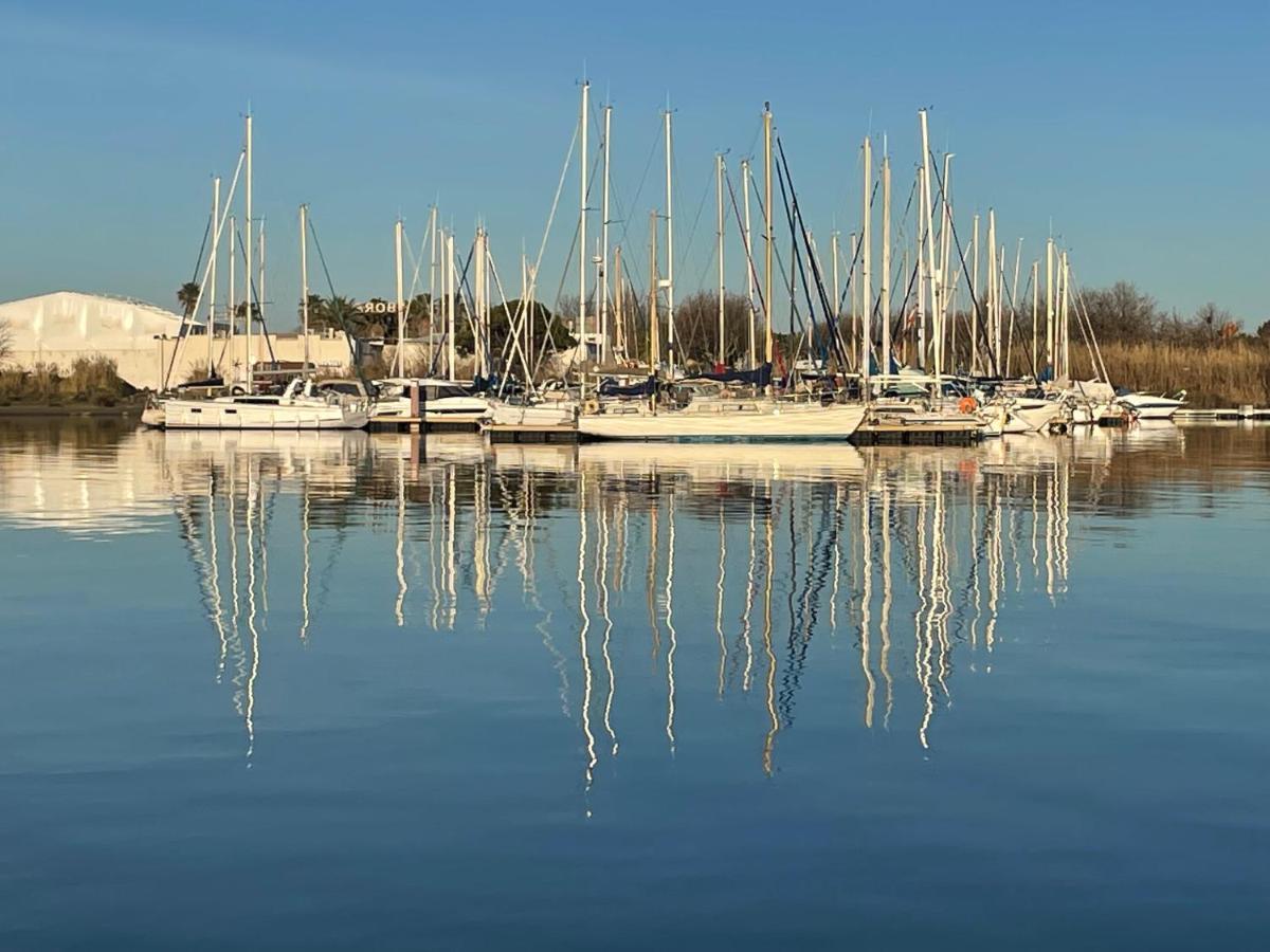 Les Argonautes: Beachfront With Pool And Sea Views Agde