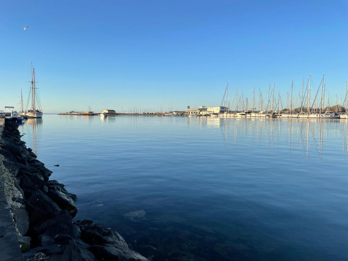 Les Argonautes: Beachfront With Pool And Sea Views Apartment *
